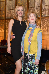 Theaterpremiere 'Zuhause bin ich Darling' in Berlin