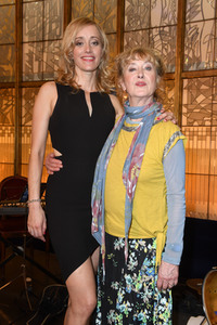 Theaterpremiere 'Zuhause bin ich Darling' in Berlin