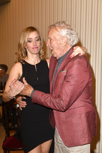 Theaterpremiere 'Zuhause bin ich Darling' in Berlin