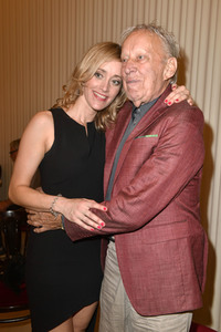 Theaterpremiere 'Zuhause bin ich Darling' in Berlin