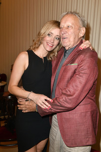 Theaterpremiere 'Zuhause bin ich Darling' in Berlin