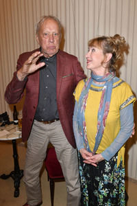 Theaterpremiere 'Zuhause bin ich Darling' in Berlin