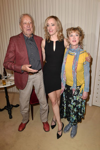 Theaterpremiere 'Zuhause bin ich Darling' in Berlin