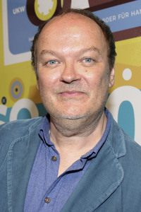 Jens Wawrczeck im 80er Café in Hamburg