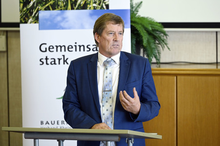 Julia Klöckner beim Forum 'Gemüseanbau im Fokus' in Mutterstadt