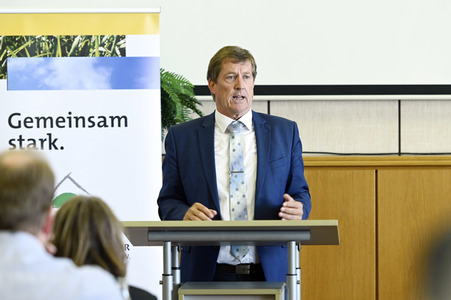 Julia Klöckner beim Forum 'Gemüseanbau im Fokus' in Mutterstadt