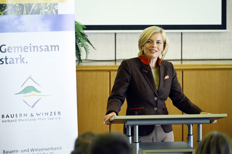 Julia Klöckner beim Forum 'Gemüseanbau im Fokus' in Mutterstadt