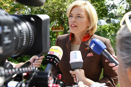 Julia Klöckner beim Forum 'Gemüseanbau im Fokus' in Mutterstadt