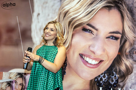 Autogrammstunde und Albumpräsentation mit Laura Wilde in Görlitz