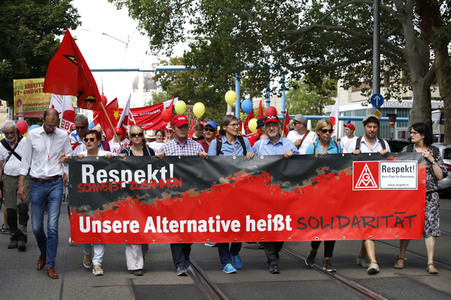 Demonstration 'Unteilbar' in Dresden