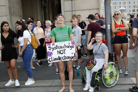 Demonstration 'Unteilbar' in Dresden