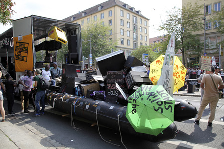 Demonstration 'Unteilbar' in Dresden