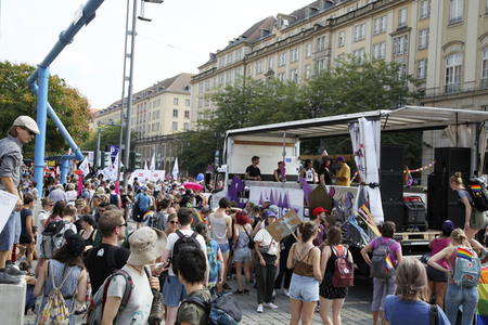 Demonstration 'Unteilbar' in Dresden