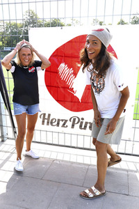 Benefiz-Fußballspiel 'Kicken mit Herz' 2019 in Hamburg