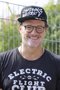 Benefiz-Fußballspiel 'Kicken mit Herz' 2019 in Hamburg