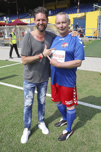 Benefiz-Fußballspiel 'Kicken mit Herz' 2019 in Hamburg