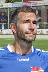 Benefiz-Fußballspiel 'Kicken mit Herz' 2019 in Hamburg