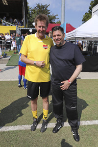 Benefiz-Fußballspiel 'Kicken mit Herz' 2019 in Hamburg