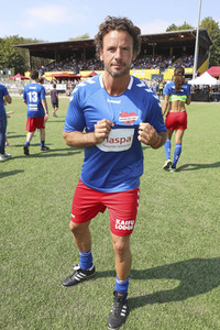 Benefiz-Fußballspiel 'Kicken mit Herz' 2019 in Hamburg