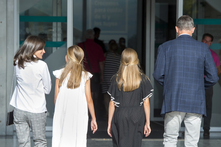 Die spanischen Royals zu Besuch im Hospital Universitario Quirónsalu in Pozuelo de Alarcón