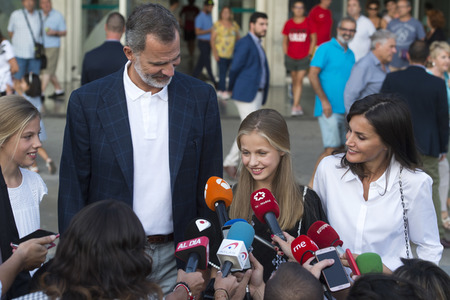 Die spanischen Royals zu Besuch im Hospital Universitario Quirónsalu in Pozuelo de Alarcón