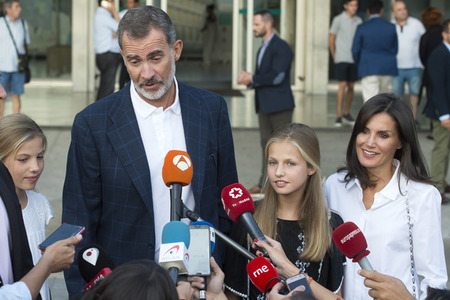 Die spanischen Royals zu Besuch im Hospital Universitario Quirónsalu in Pozuelo de Alarcón