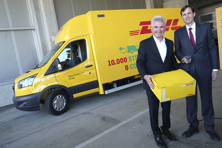 Inbetriebnahme des 10000sten DHL StreetScooters in Köln