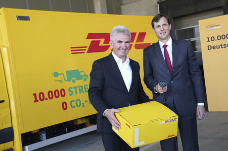 Inbetriebnahme des 10000sten DHL StreetScooters in Köln