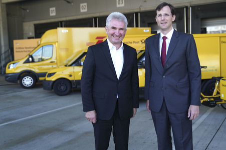 Inbetriebnahme des 10000sten DHL StreetScooters in Köln