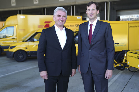 Inbetriebnahme des 10000sten DHL StreetScooters in Köln