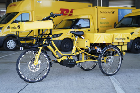Inbetriebnahme des 10000sten DHL StreetScooters in Köln