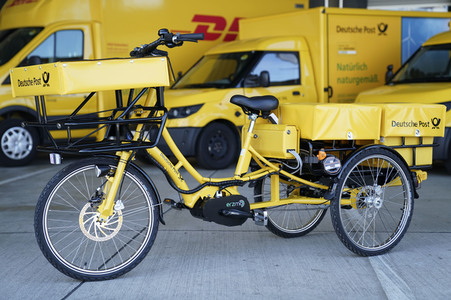 Inbetriebnahme des 10000sten DHL StreetScooters in Köln