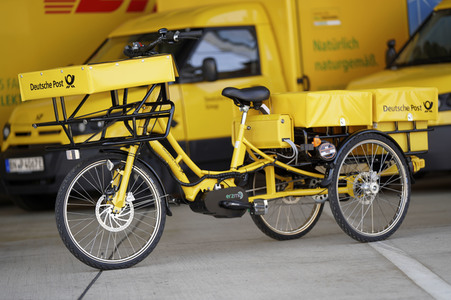 Inbetriebnahme des 10000sten DHL StreetScooters in Köln