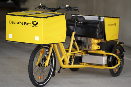 Inbetriebnahme des 10000sten DHL StreetScooters in Köln