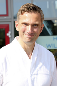 Martin Dulig beim Wählen in Moritzburg