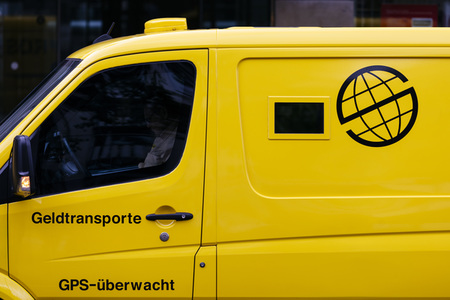 Symbolfoto Geldtransport