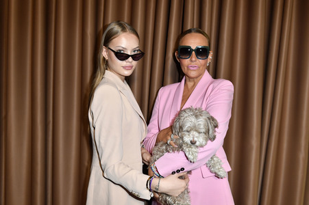 Präsentation von Natascha Ochsenknechts Brillenkollektion in Berlin