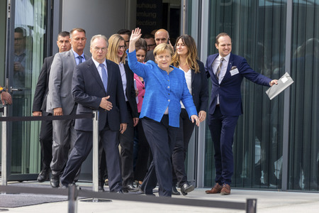 Angela Merkel besucht das Bauhaus Museum in Dessau-Roßlau