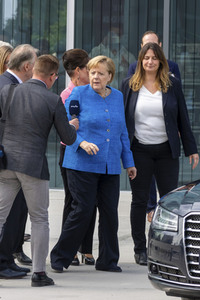 Angela Merkel besucht das Bauhaus Museum in Dessau-Roßlau