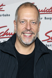 Revue 'Nutten, Koks und frische Erdbeeren' in Hamburg