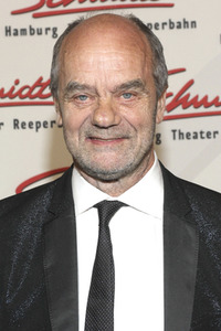 Revue 'Nutten, Koks und frische Erdbeeren' in Hamburg