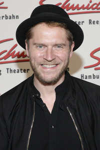 Revue 'Nutten, Koks und frische Erdbeeren' in Hamburg