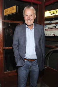 Revue 'Nutten, Koks und frische Erdbeeren' in Hamburg