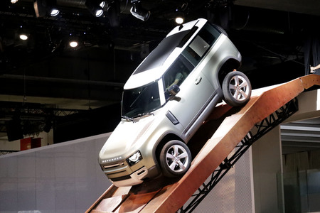 Weltpremiere des Land Rover Defender in Frankfurt