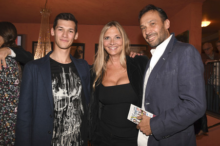 Theaterpremiere 'Monsieur Claude und seine Töchter' in München