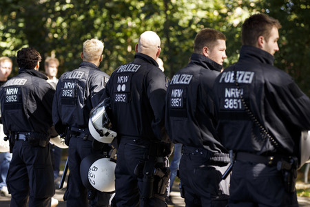 Polizeimaßnahmen beim Derby 1. FC Köln gegen Borussia Mönchengladbach in Köln