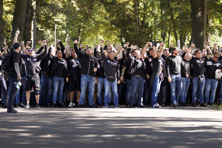 Polizeimaßnahmen beim Derby 1. FC Köln gegen Borussia Mönchengladbach in Köln