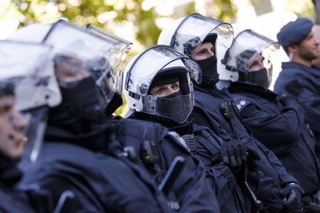 Polizeimaßnahmen beim Derby 1. FC Köln gegen Borussia Mönchengladbach in Köln