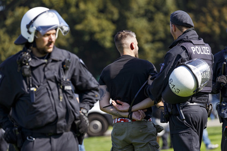 Polizeimaßnahmen beim Derby 1. FC Köln gegen Borussia Mönchengladbach in Köln