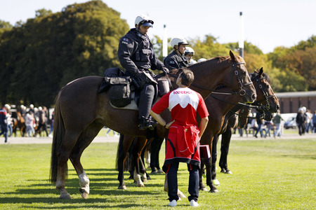 Polizeimaßnahmen beim Derby 1. FC Köln gegen Borussia Mönchengladbach in Köln